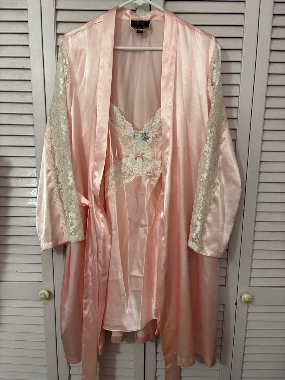 Thalia Sodi Lace Robe Set